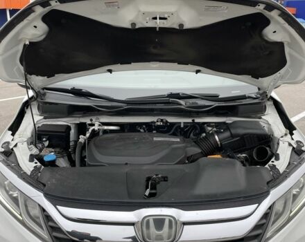 Белый Хонда Одиссей, объемом двигателя 3.5 л и пробегом 99 тыс. км за 18500 $, фото 15 на Automoto.ua