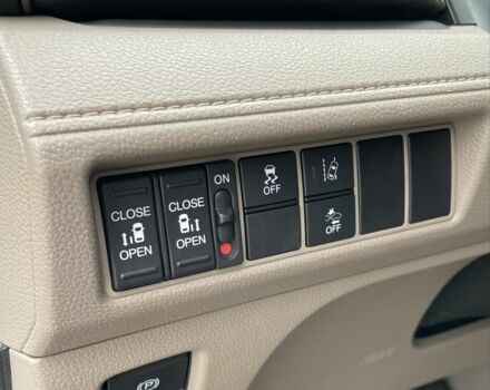 Белый Хонда Одиссей, объемом двигателя 3.5 л и пробегом 99 тыс. км за 18500 $, фото 10 на Automoto.ua