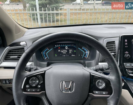 Белый Хонда Одиссей, объемом двигателя 3.47 л и пробегом 33 тыс. км за 32000 $, фото 12 на Automoto.ua