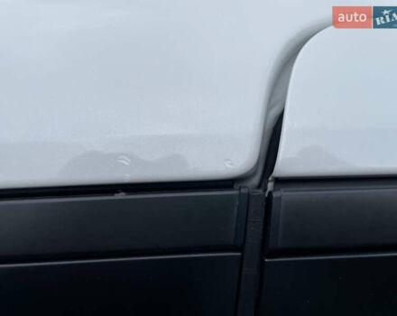 Белый Хонда Одиссей, объемом двигателя 3.47 л и пробегом 33 тыс. км за 32000 $, фото 18 на Automoto.ua