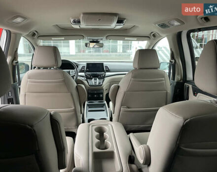 Белый Хонда Одиссей, объемом двигателя 3.47 л и пробегом 33 тыс. км за 32000 $, фото 4 на Automoto.ua