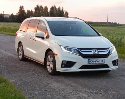 Белый Хонда Одиссей, объемом двигателя 3.5 л и пробегом 86 тыс. км за 21900 $, фото 2 на Automoto.ua