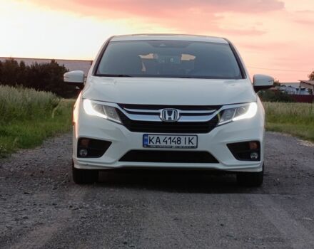 Белый Хонда Одиссей, объемом двигателя 3.5 л и пробегом 86 тыс. км за 21900 $, фото 1 на Automoto.ua