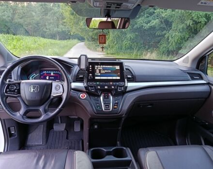 Белый Хонда Одиссей, объемом двигателя 3.5 л и пробегом 86 тыс. км за 21900 $, фото 7 на Automoto.ua