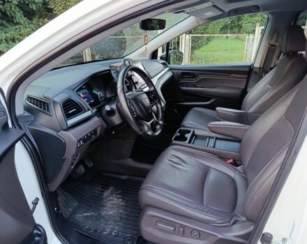 Белый Хонда Одиссей, объемом двигателя 3.5 л и пробегом 86 тыс. км за 21900 $, фото 6 на Automoto.ua