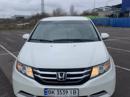Белый Хонда Одиссей, объемом двигателя 3.47 л и пробегом 220 тыс. км за 14999 $, фото 1 на Automoto.ua