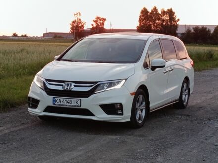 Белый Хонда Одиссей, объемом двигателя 3.5 л и пробегом 86 тыс. км за 21900 $, фото 1 на Automoto.ua