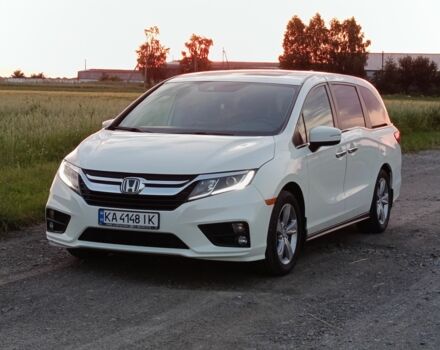 Белый Хонда Одиссей, объемом двигателя 3.5 л и пробегом 86 тыс. км за 21900 $, фото 1 на Automoto.ua