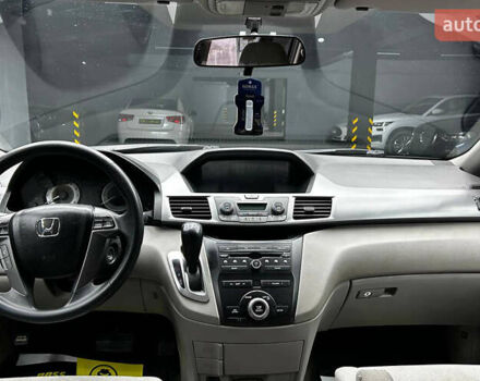 Черный Хонда Одиссей, объемом двигателя 3.47 л и пробегом 314 тыс. км за 12000 $, фото 7 на Automoto.ua