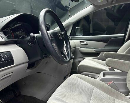 Черный Хонда Одиссей, объемом двигателя 3.5 л и пробегом 314 тыс. км за 12000 $, фото 6 на Automoto.ua