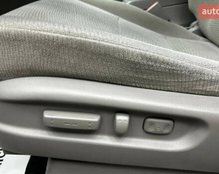 Черный Хонда Одиссей, объемом двигателя 3.47 л и пробегом 314 тыс. км за 12000 $, фото 15 на Automoto.ua