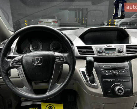 Черный Хонда Одиссей, объемом двигателя 3.47 л и пробегом 314 тыс. км за 12000 $, фото 8 на Automoto.ua