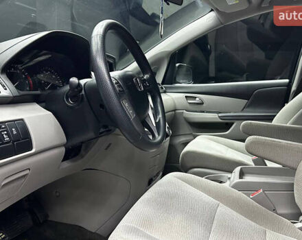 Черный Хонда Одиссей, объемом двигателя 3.47 л и пробегом 314 тыс. км за 12000 $, фото 6 на Automoto.ua