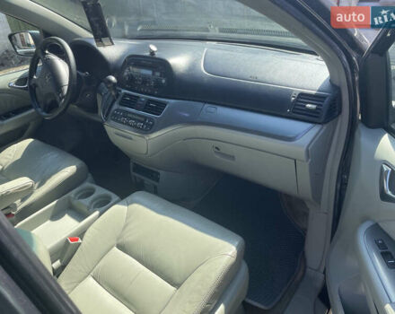 Серый Хонда Одиссей, объемом двигателя 3.5 л и пробегом 300 тыс. км за 6499 $, фото 5 на Automoto.ua