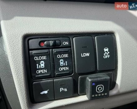 Хонда Одиссей 2013 в Киеве на Automoto.ua Серый Хонда Одиссей, объемом двигателя 3.47 л и пробегом 270 тыс. км за 16500 $, фото 12 на Automoto.ua