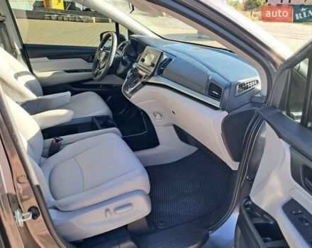 Серый Хонда Одиссей, объемом двигателя 3.47 л и пробегом 32 тыс. км за 25000 $, фото 22 на Automoto.ua