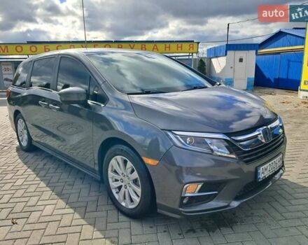 Серый Хонда Одиссей, объемом двигателя 3.47 л и пробегом 32 тыс. км за 25000 $, фото 2 на Automoto.ua