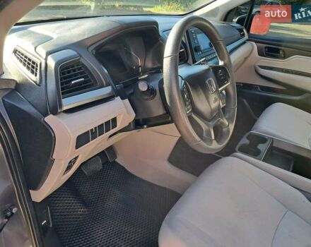 Серый Хонда Одиссей, объемом двигателя 3.47 л и пробегом 32 тыс. км за 25000 $, фото 16 на Automoto.ua