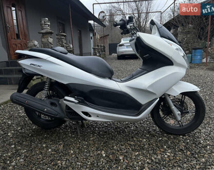 Белый Хонда PCX 125, объемом двигателя 0.13 л и пробегом 18 тыс. км за 1620 $, фото 2 на Automoto.ua