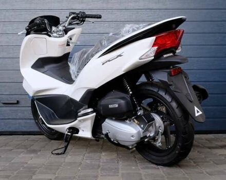 Белый Хонда PCX 125, объемом двигателя 0.13 л и пробегом 1 тыс. км за 2850 $, фото 3 на Automoto.ua