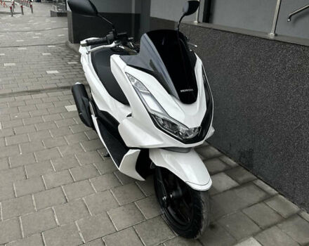 Белый Хонда PCX 125, объемом двигателя 0.13 л и пробегом 4 тыс. км за 3300 $, фото 1 на Automoto.ua