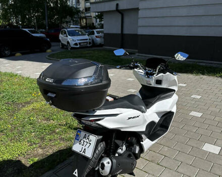 Белый Хонда PCX 125, объемом двигателя 0.13 л и пробегом 4 тыс. км за 3300 $, фото 4 на Automoto.ua