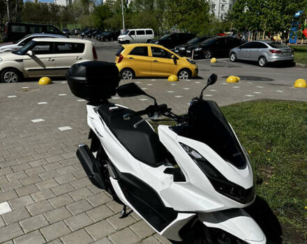 Белый Хонда PCX 125, объемом двигателя 0.13 л и пробегом 4 тыс. км за 3300 $, фото 3 на Automoto.ua
