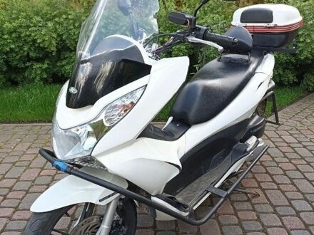 Білий Хонда PCX 125, об'ємом двигуна 0.13 л та пробігом 22 тис. км за 1500 $, фото 1 на Automoto.ua