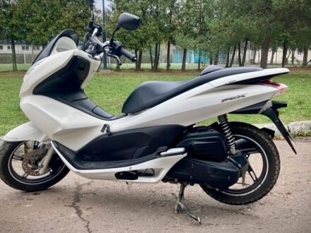 Білий Хонда PCX 125, об'ємом двигуна 0.13 л та пробігом 33 тис. км за 1700 $, фото 1 на Automoto.ua