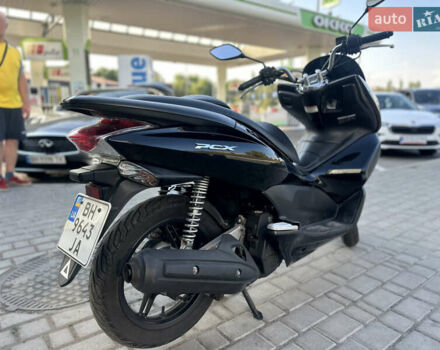 Черный Хонда PCX 125, объемом двигателя 0.13 л и пробегом 20 тыс. км за 2000 $, фото 4 на Automoto.ua