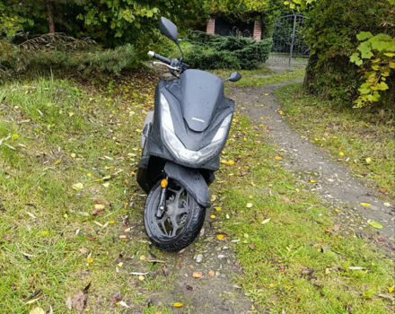 Черный Хонда PCX 125, объемом двигателя 0.13 л и пробегом 25 тыс. км за 3176 $, фото 1 на Automoto.ua