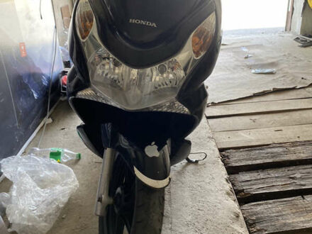 Хонда PCX 125 2013 в Одессе на Automoto.ua Черный Хонда PCX 125, объемом двигателя 0.13 л и пробегом 44 тыс. км за 1600 $, фото 1 на Automoto.ua