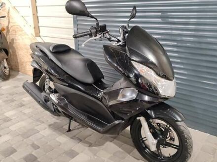 Чорний Хонда PCX 125, об'ємом двигуна 0.13 л та пробігом 17 тис. км за 2200 $, фото 1 на Automoto.ua