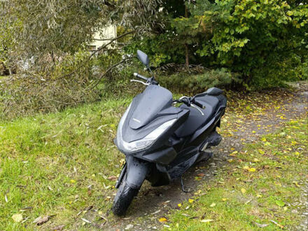 Черный Хонда PCX 125, объемом двигателя 0.13 л и пробегом 25 тыс. км за 3176 $, фото 1 на Automoto.ua
