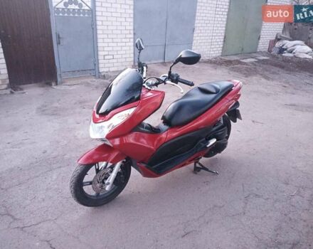 Красный Хонда PCX 125, объемом двигателя 0.13 л и пробегом 13 тыс. км за 1200 $, фото 2 на Automoto.ua