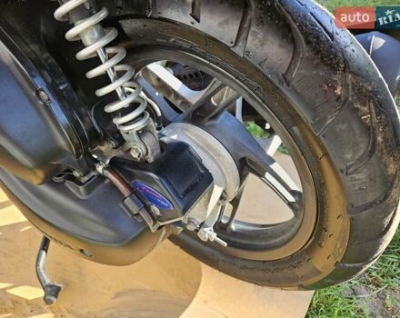 Хонда PCX 125, объемом двигателя 0.13 л и пробегом 31 тыс. км за 1999 $, фото 1 на Automoto.ua