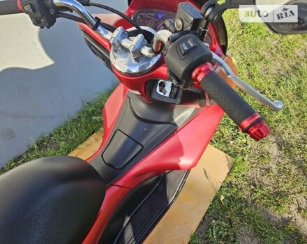 Хонда PCX 125, объемом двигателя 0.13 л и пробегом 31 тыс. км за 1999 $, фото 5 на Automoto.ua