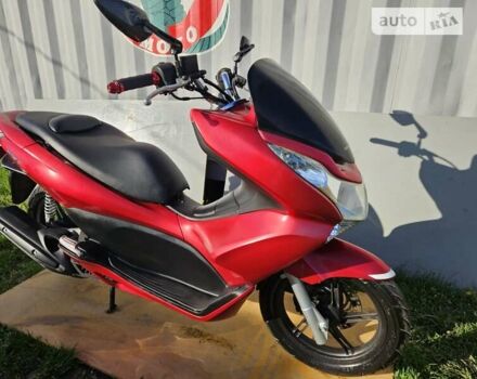 Хонда PCX 125, об'ємом двигуна 0.13 л та пробігом 31 тис. км за 2000 $, фото 2 на Automoto.ua