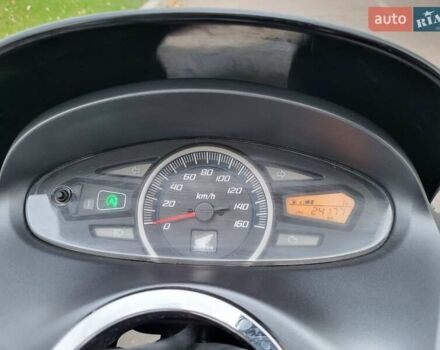 Хонда PCX 125, объемом двигателя 0.13 л и пробегом 24 тыс. км за 2000 $, фото 8 на Automoto.ua