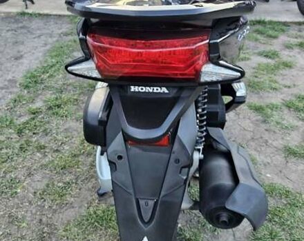 Хонда PCX 125, объемом двигателя 0.13 л и пробегом 14 тыс. км за 2300 $, фото 4 на Automoto.ua