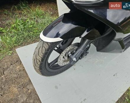 Хонда PCX 125, объемом двигателя 0.13 л и пробегом 17 тыс. км за 2299 $, фото 3 на Automoto.ua