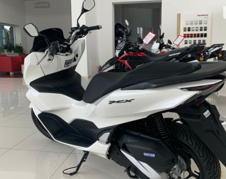 купить новое авто Хонда PCX 125 2023 года от официального дилера Автоцентр «Форсаж авто» Хонда фото