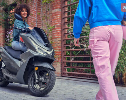 купить новое авто Хонда PCX 125 2024 года от официального дилера Мотосалон Honda Львів "Арія Моторс" Хонда фото