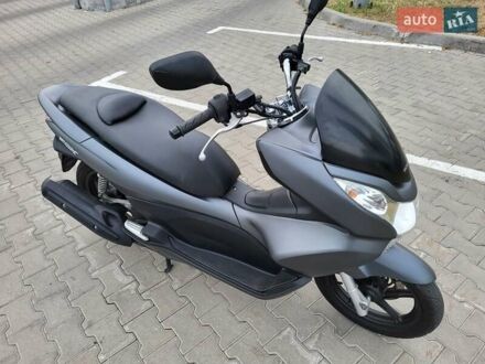 Хонда PCX 125 2014 у Чернігові на Automoto.ua Хонда PCX 125, об'ємом двигуна 0.13 л та пробігом 24 тис. км за 1850 $, фото 1 на Automoto.ua