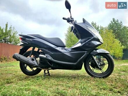 Хонда PCX 125 2017 в Кривом Озере на Automoto.ua Хонда PCX 125, объемом двигателя 0.13 л и пробегом 17 тыс. км за 2299 $, фото 1 на Automoto.ua