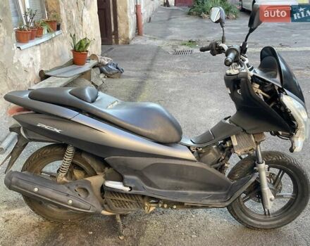 Серый Хонда PCX 125, объемом двигателя 0.13 л и пробегом 31 тыс. км за 1200 $, фото 5 на Automoto.ua