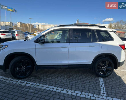 Белый Хонда Пасспорт, объемом двигателя 3.47 л и пробегом 14 тыс. км за 25499 $, фото 12 на Automoto.ua