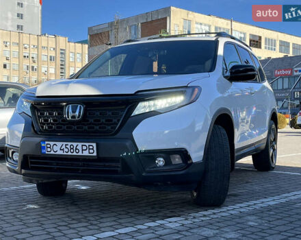 Белый Хонда Пасспорт, объемом двигателя 3.47 л и пробегом 14 тыс. км за 25499 $, фото 9 на Automoto.ua