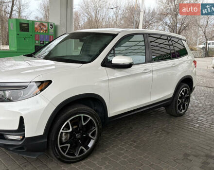 Белый Хонда Пасспорт, объемом двигателя 3.47 л и пробегом 50 тыс. км за 28000 $, фото 2 на Automoto.ua