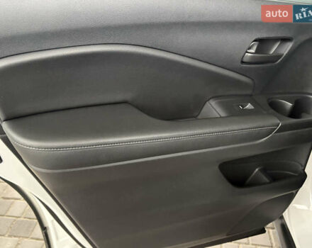 Белый Хонда Пасспорт, объемом двигателя 3.47 л и пробегом 50 тыс. км за 28000 $, фото 23 на Automoto.ua